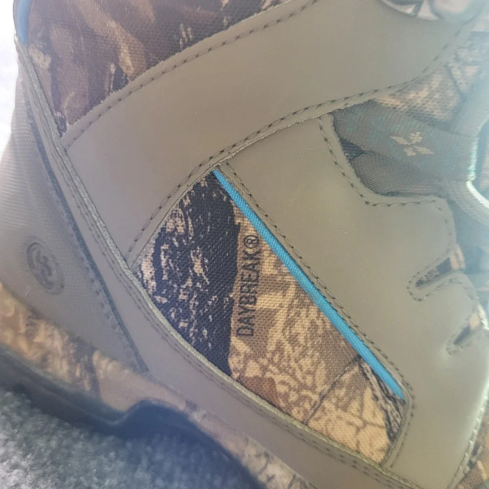 Northside Thinsulate‎ 800g Waterproof Camo Winter Boots  Size 6